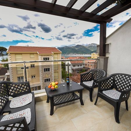 Sea Point Apart Hotel Tivat Exteriör bild