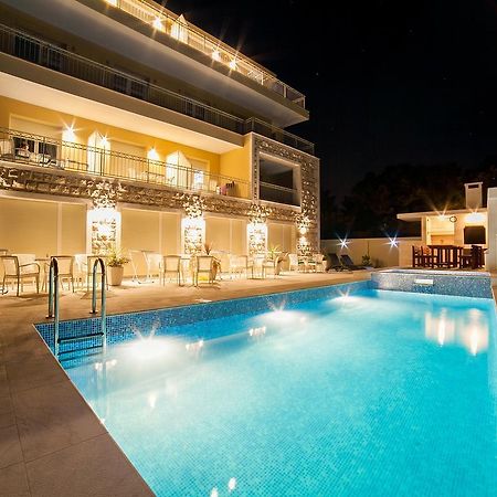 Sea Point Apart Hotel Tivat Exteriör bild