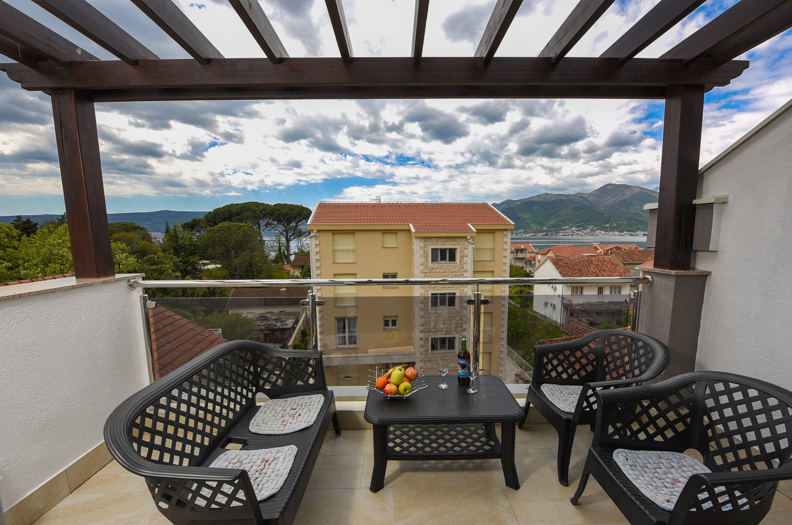 Sea Point Apart Hotel Tivat Exteriör bild