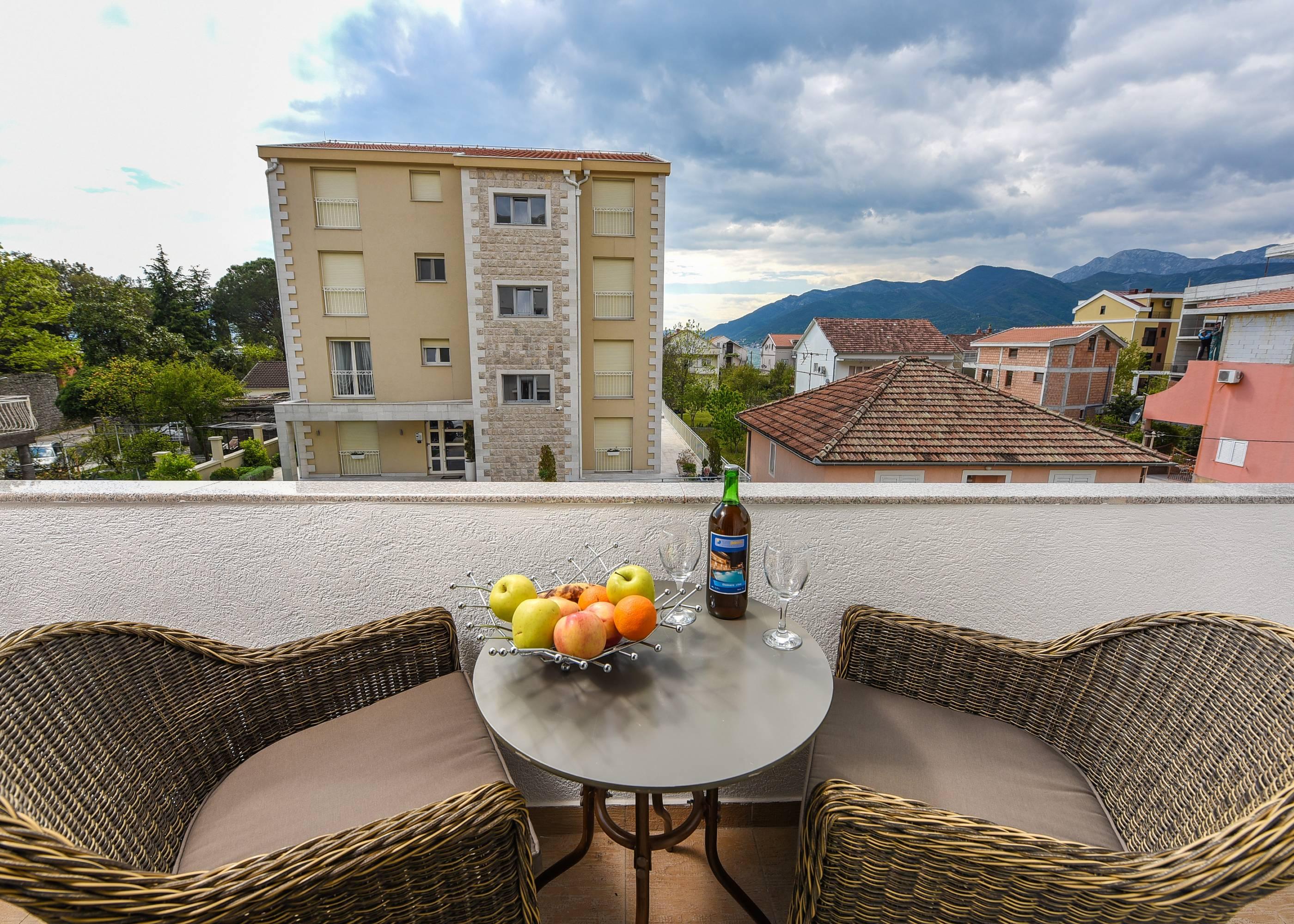 Sea Point Apart Hotel Tivat Exteriör bild