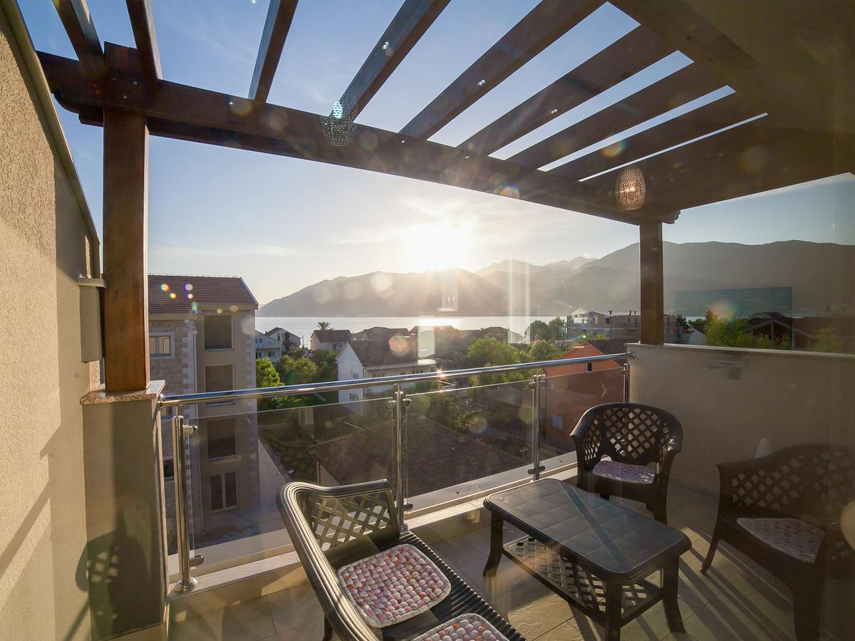 Sea Point Apart Hotel Tivat Exteriör bild