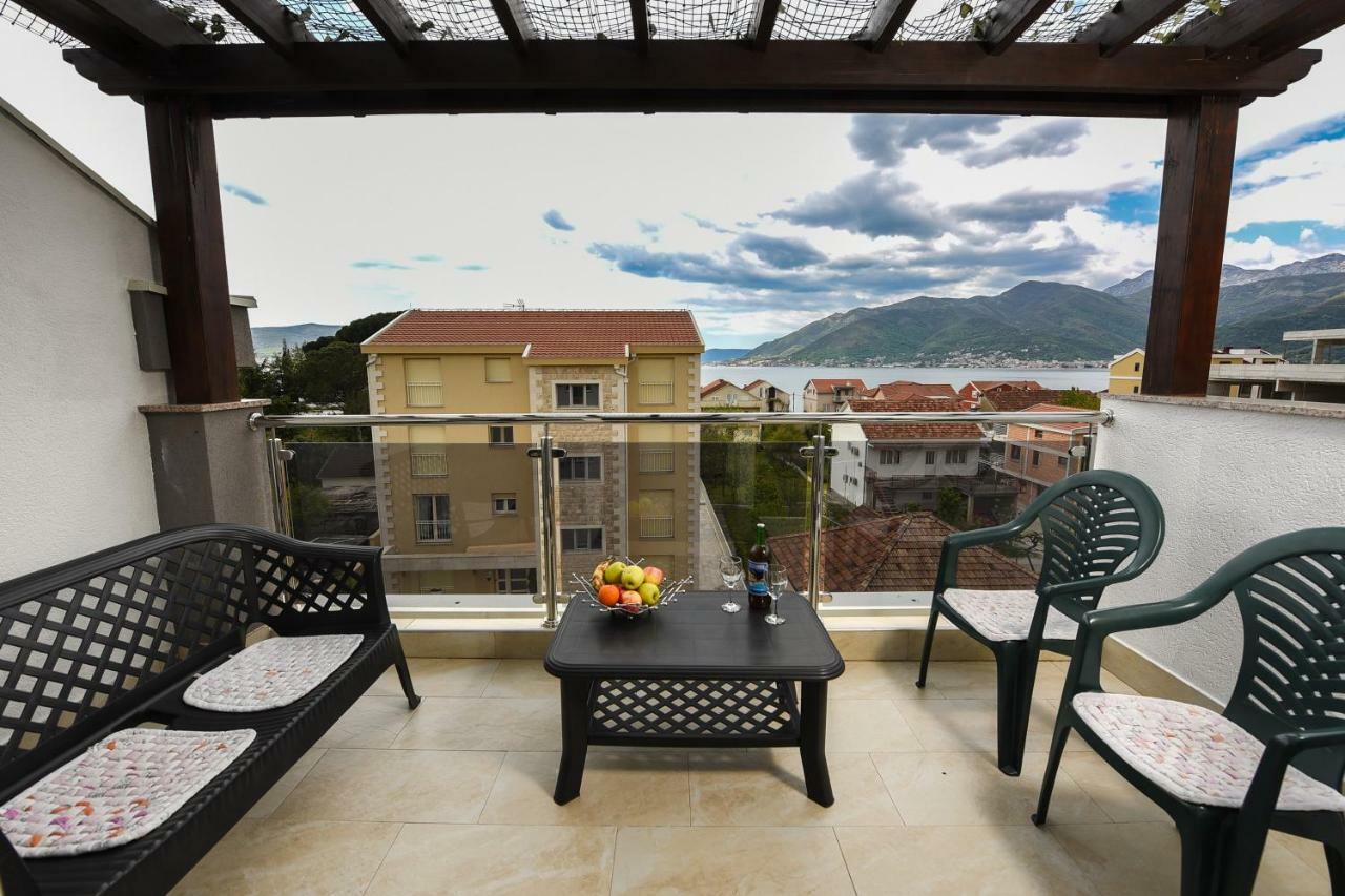 Sea Point Apart Hotel Tivat Exteriör bild