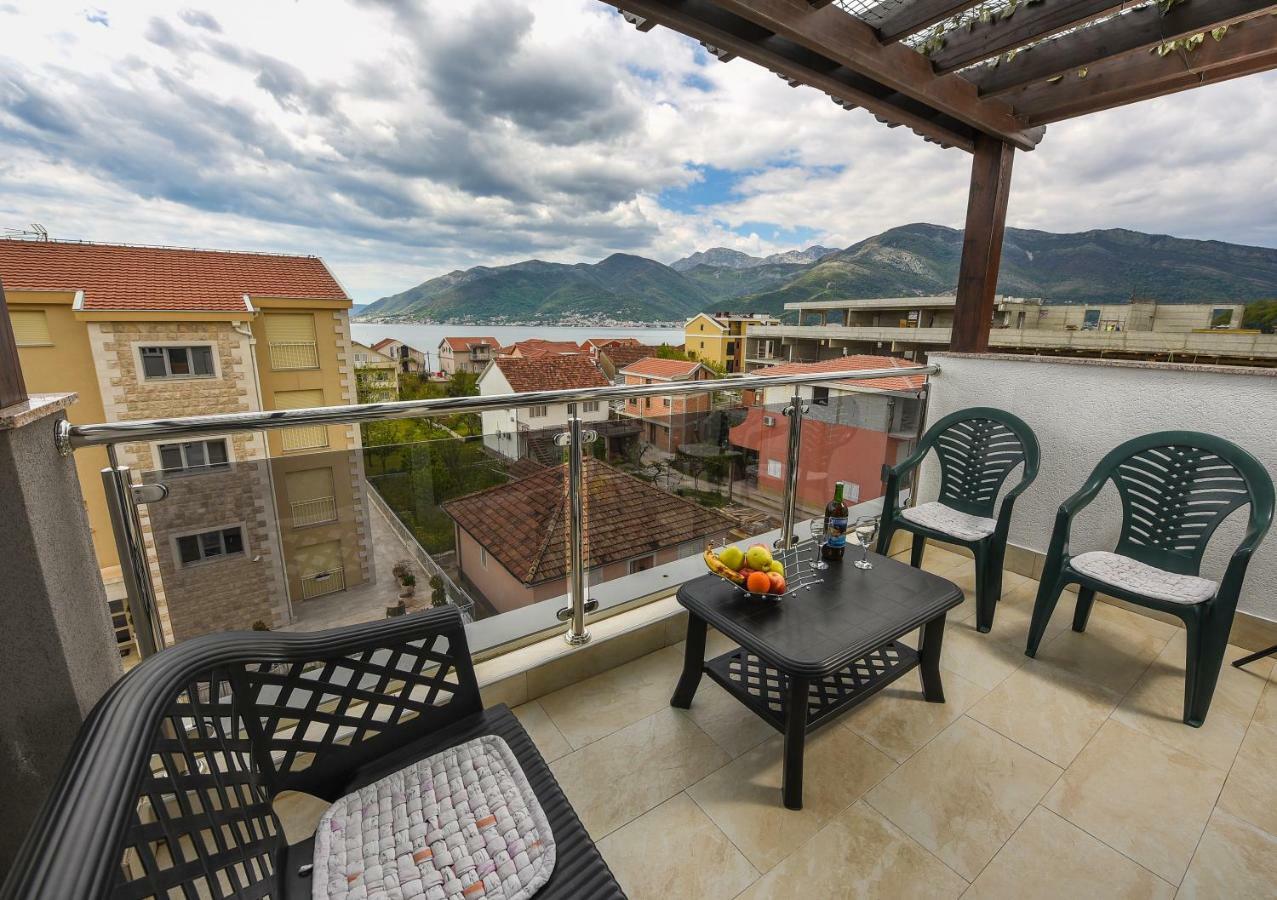 Sea Point Apart Hotel Tivat Exteriör bild