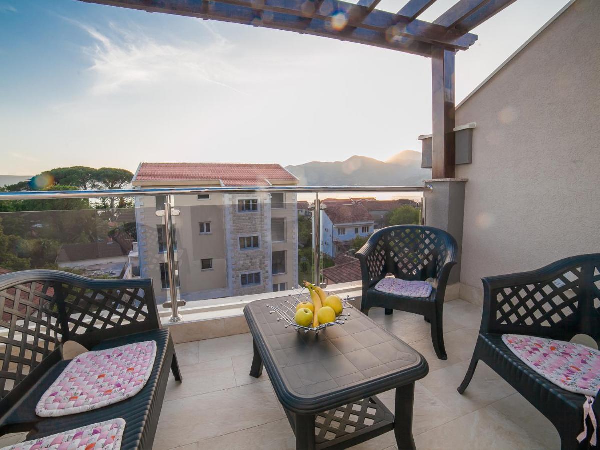Sea Point Apart Hotel Tivat Exteriör bild